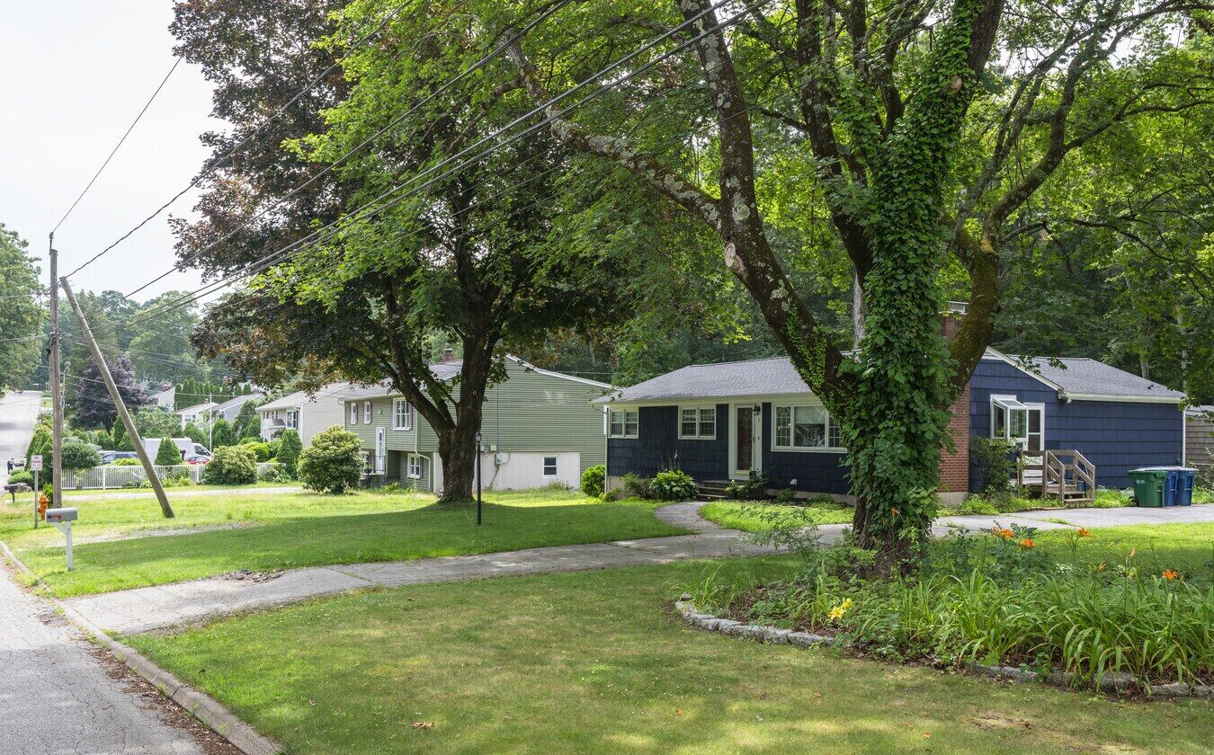 Many homes in the southern Jordan Village area of Waterford are well positioned ranches with mature plantings