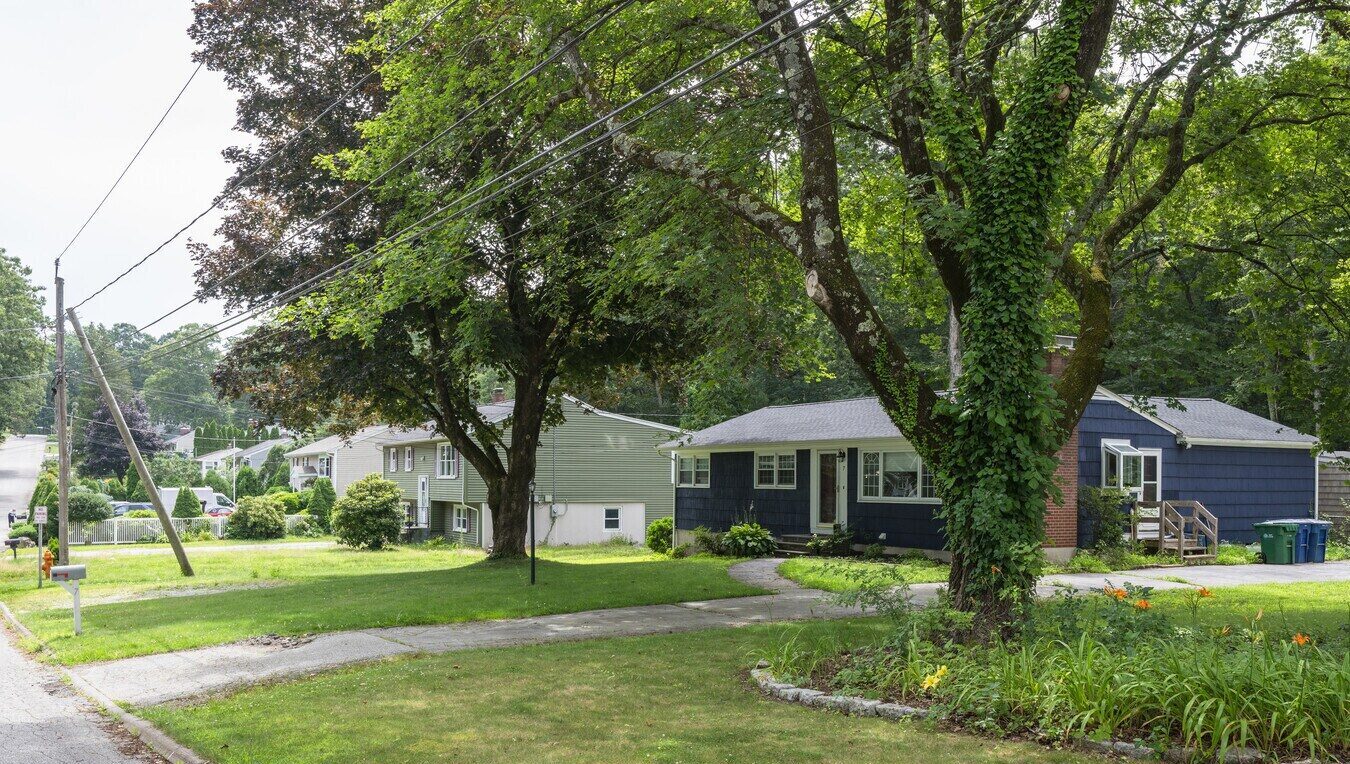Many homes in the southern Jordan Village area of Waterford are well positioned ranches with mature plantings